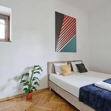 Center - Marszalkowska 140 Varsovie